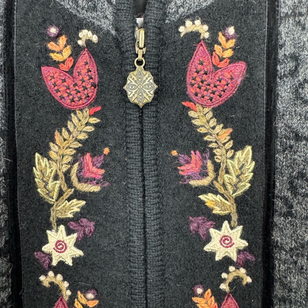 Icelandic Design floral embroidered wool blend zip-front vest S - Picture 5 of 7